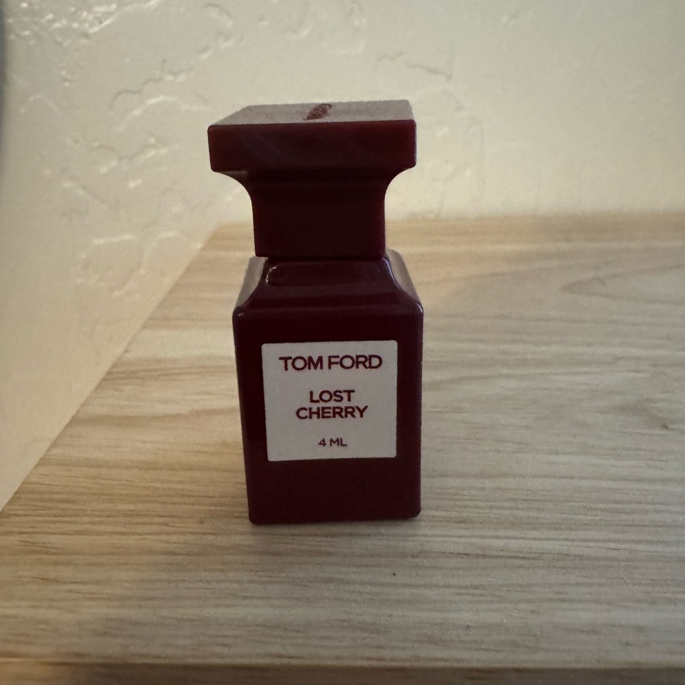 Tom ford lost cherry dabber